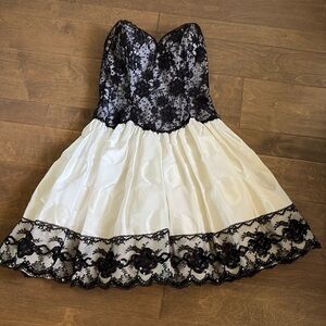 Tadashi Vintage Strapless Mini Dress Corset Lace Sequins Fit & Flare Tulle Sz 10